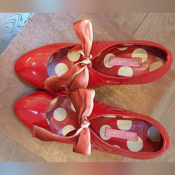 Betsey Johnson Terra pumps - Picture 2 of 12